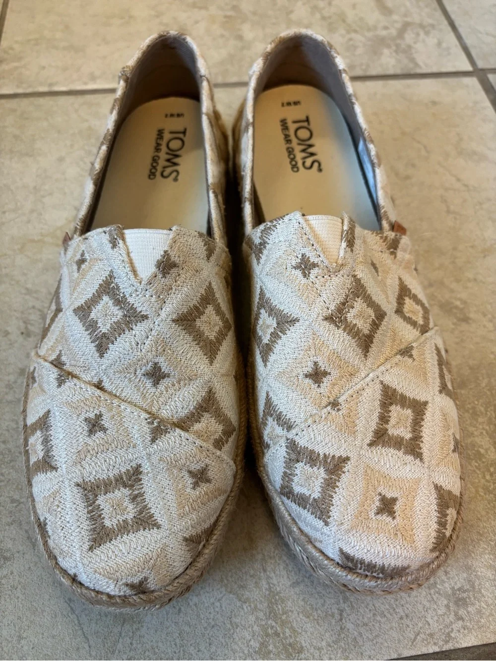Toms Beige & Cream Patterned Espadrille Slip-On - Women